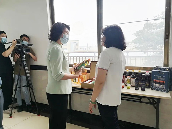 热烈欢迎江门市政府、蓬江区政府领导 莅临明富粮油调研指导